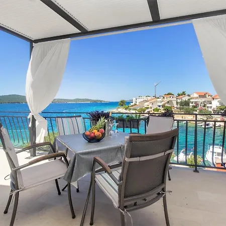 Apartment Villa Vala