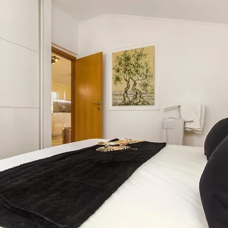 Apartment Villa Vala *