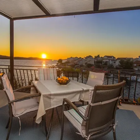 Vala アパート ザボリッチ