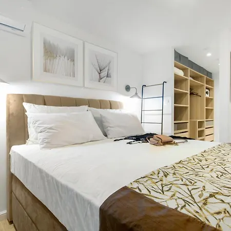Apartment Villa Vala *