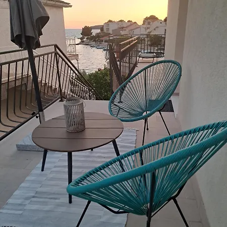 Apartment Villa Vala *